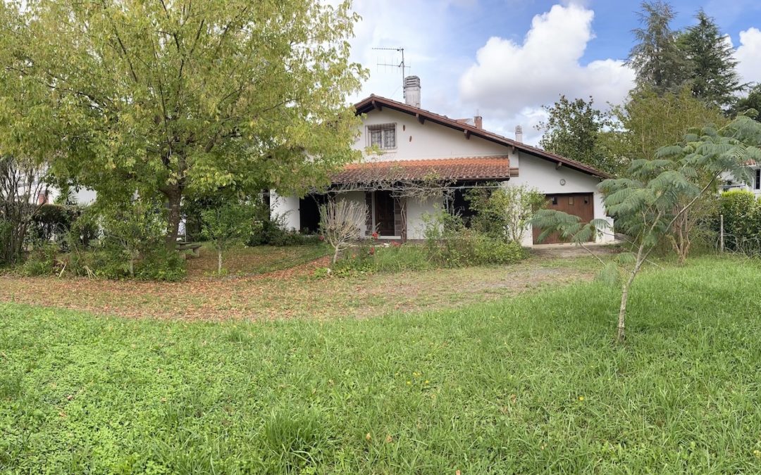 CAMBO-LES-BAINS: MAISON D’HABITATION A RAFRAICHIR